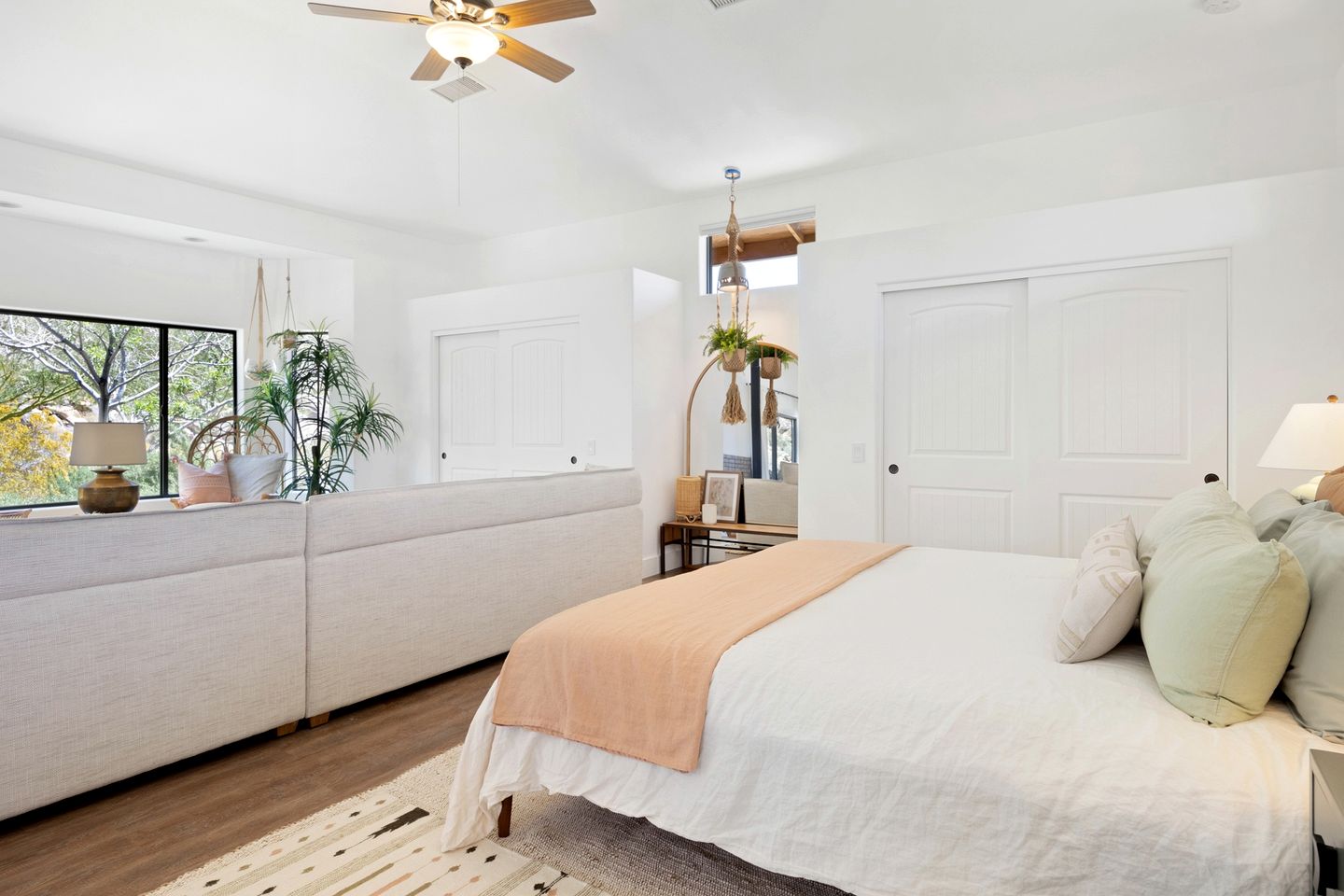 Incredible Vacation Rental with Hot-tub, Fire Pit and Great Sights in Joshua Tree, California