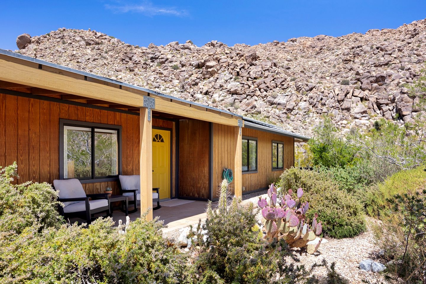 Incredible Vacation Rental with Hot-tub, Fire Pit and Great Sights in Joshua Tree, California
