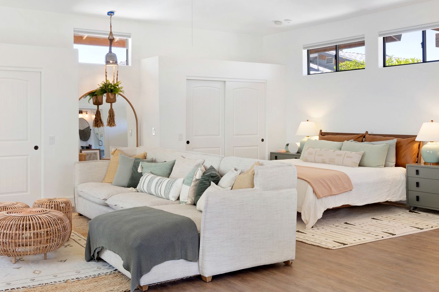 Incredible Vacation Rental with Hot-tub, Fire Pit and Great Sights in Joshua Tree, California