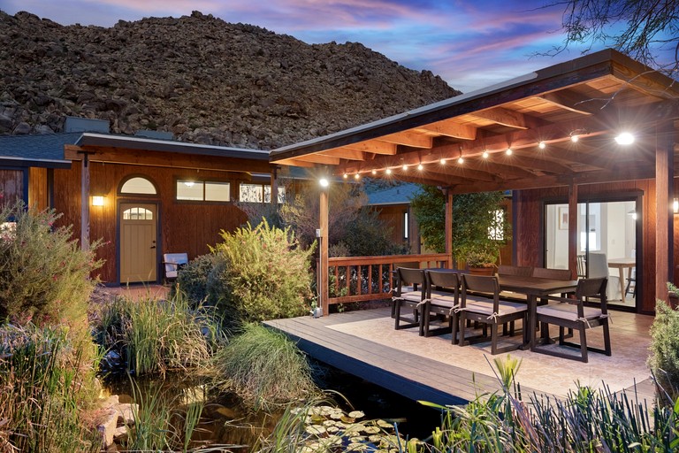 Incredible Vacation Rental with Hot-tub, Fire Pit and Great Sights in Joshua Tree, California
