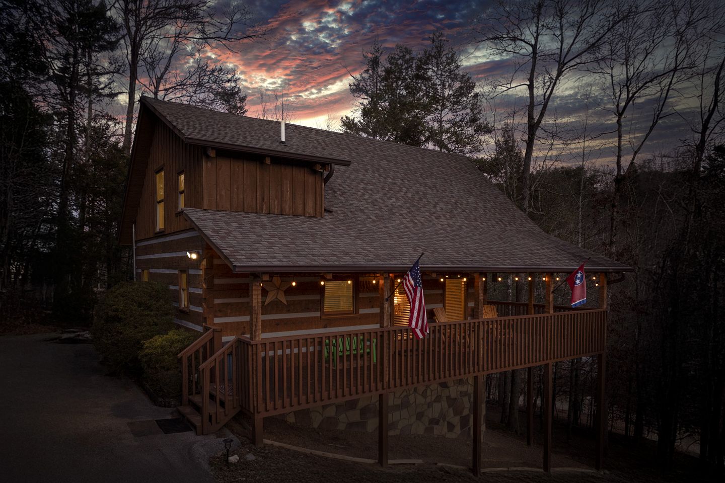 Cozy Cabin with Hot Tub and Pool Table in Pigeon Forge, Tennessee