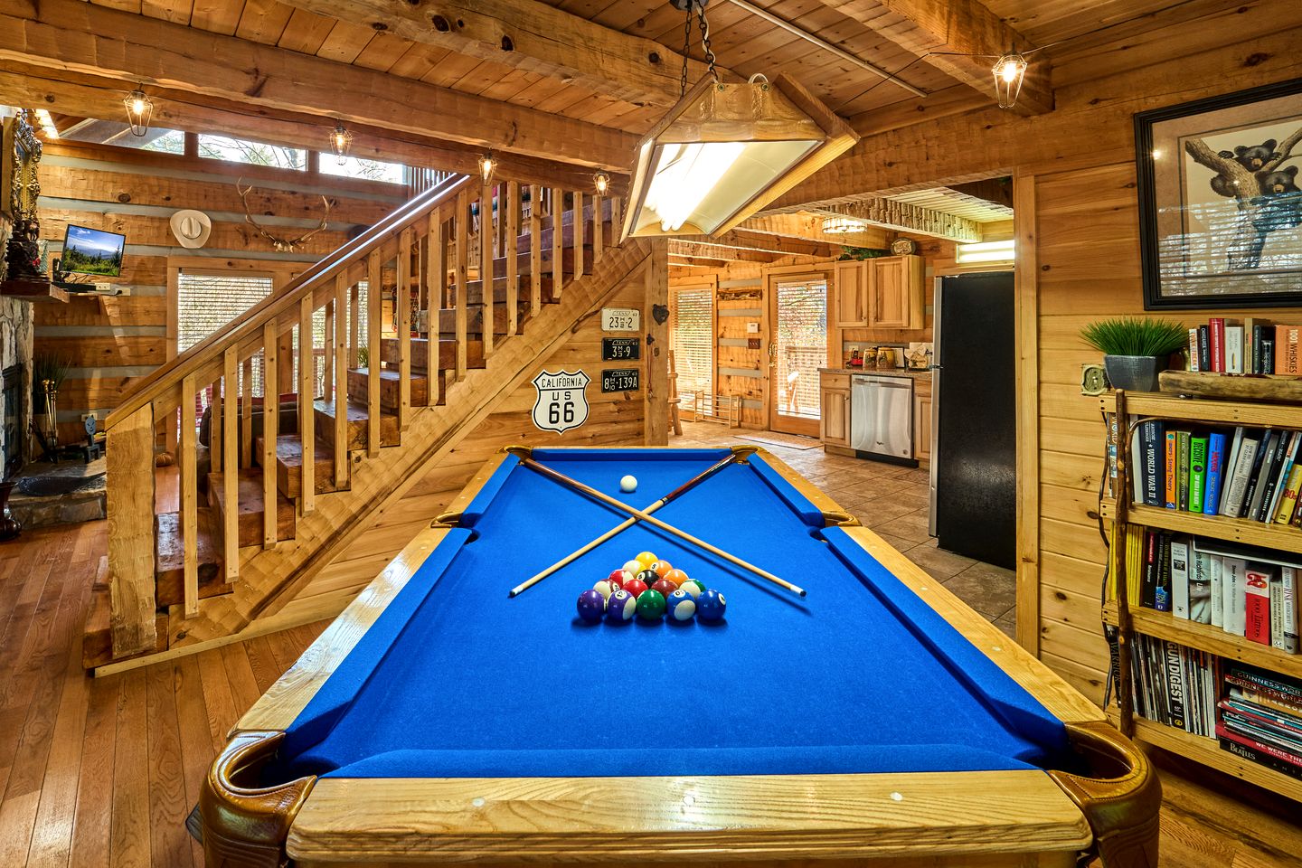 Cozy Cabin with Hot Tub and Pool Table in Pigeon Forge, Tennessee