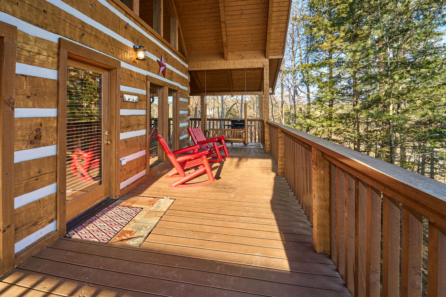 Cozy Cabin with Hot Tub and Pool Table in Pigeon Forge, Tennessee