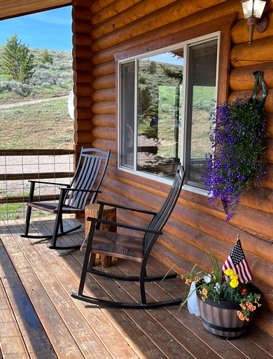 Cabins (United States of America, Ennis, Montana)