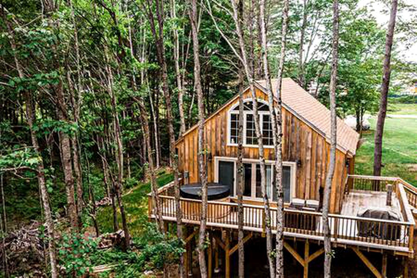 MoonLight Treehouse Luxury Waterfront Escape, Tree Houses, Belgrade