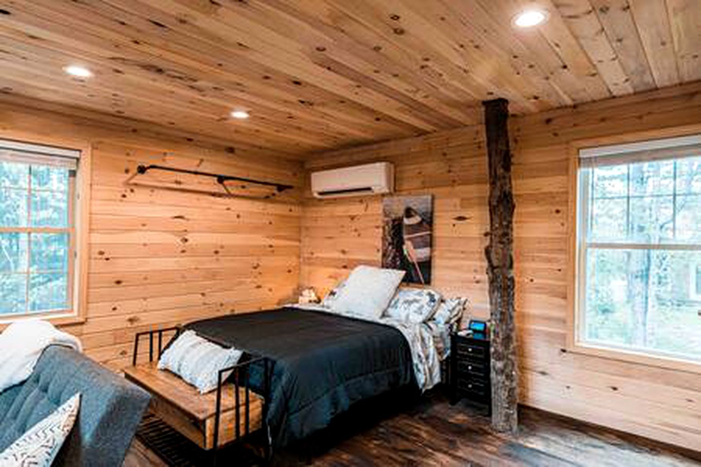 MoonLight Treehouse Luxury Waterfront Escape, Tree Houses, Belgrade