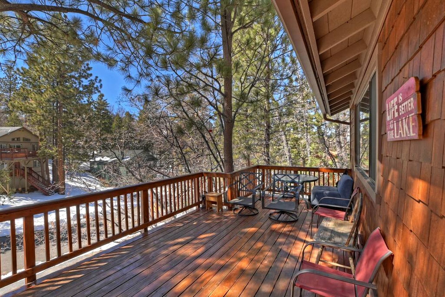 Moonridge Magic: Cabin with Hot Tub for Your Mountain Retreat