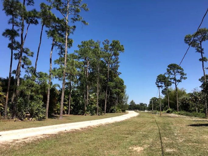 Cabins (Saint James City, Florida, United States)