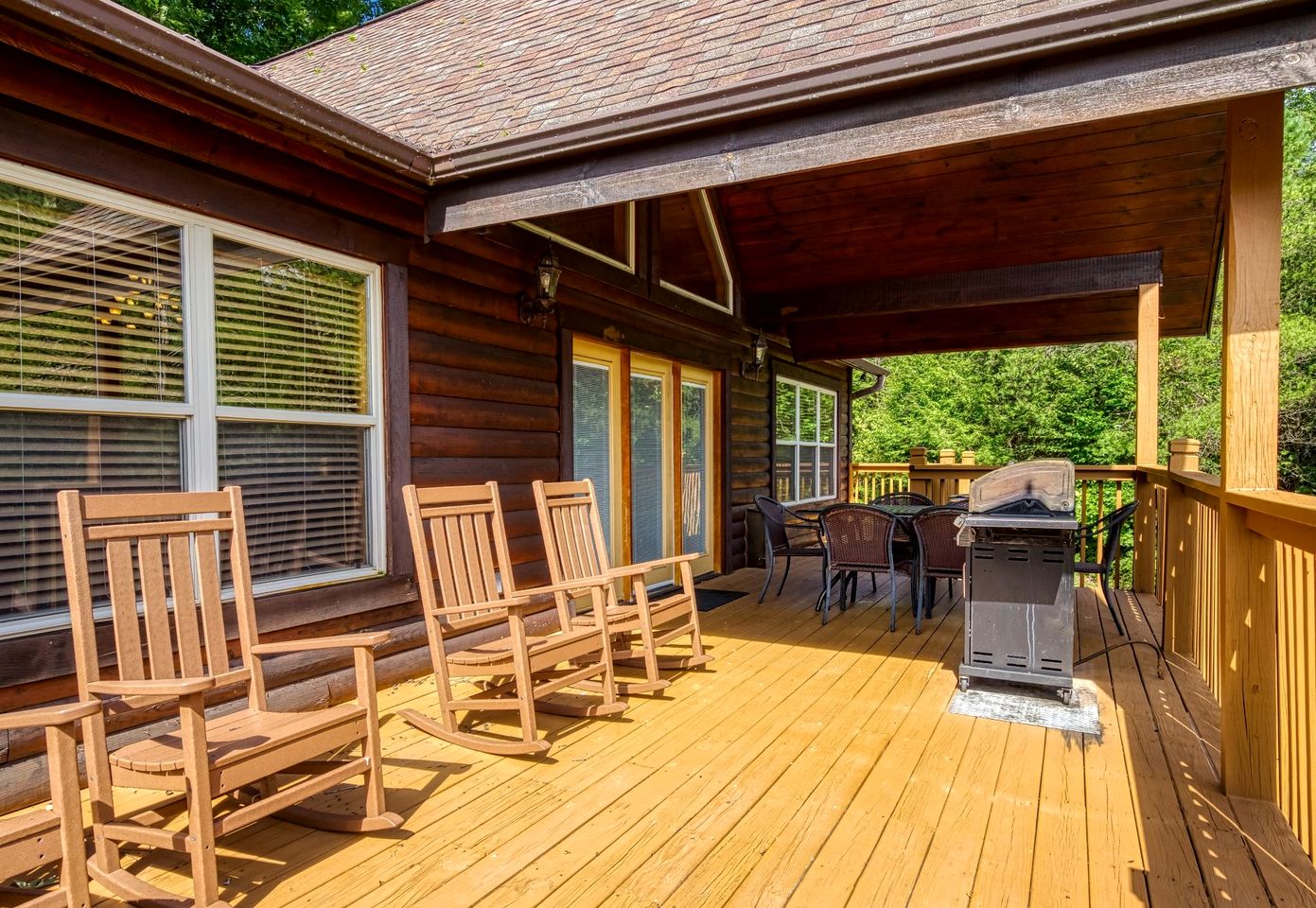 Fantastic Cabin with Hot-tub in Gatlinburg, Tennessee
