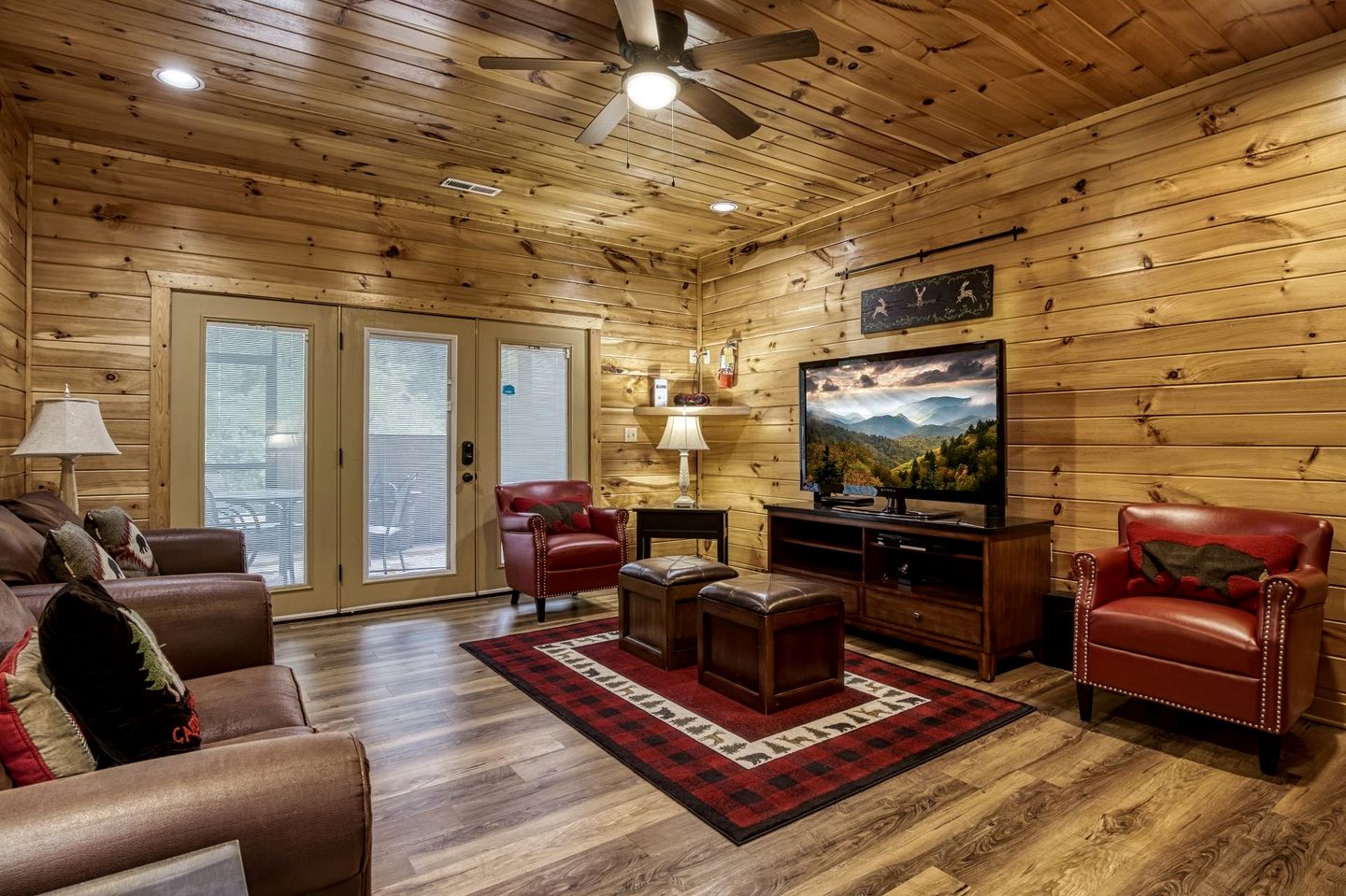 Fantastic Cabin with Hot-tub in Gatlinburg, Tennessee