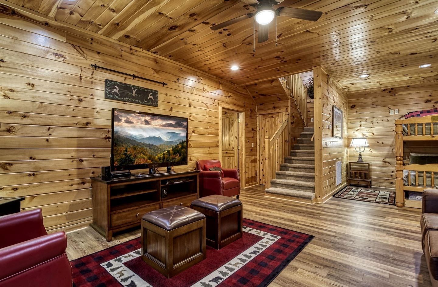 Fantastic Cabin with Hot-tub in Gatlinburg, Tennessee