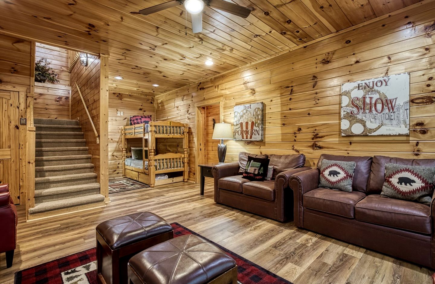 Fantastic Cabin with Hot-tub in Gatlinburg, Tennessee