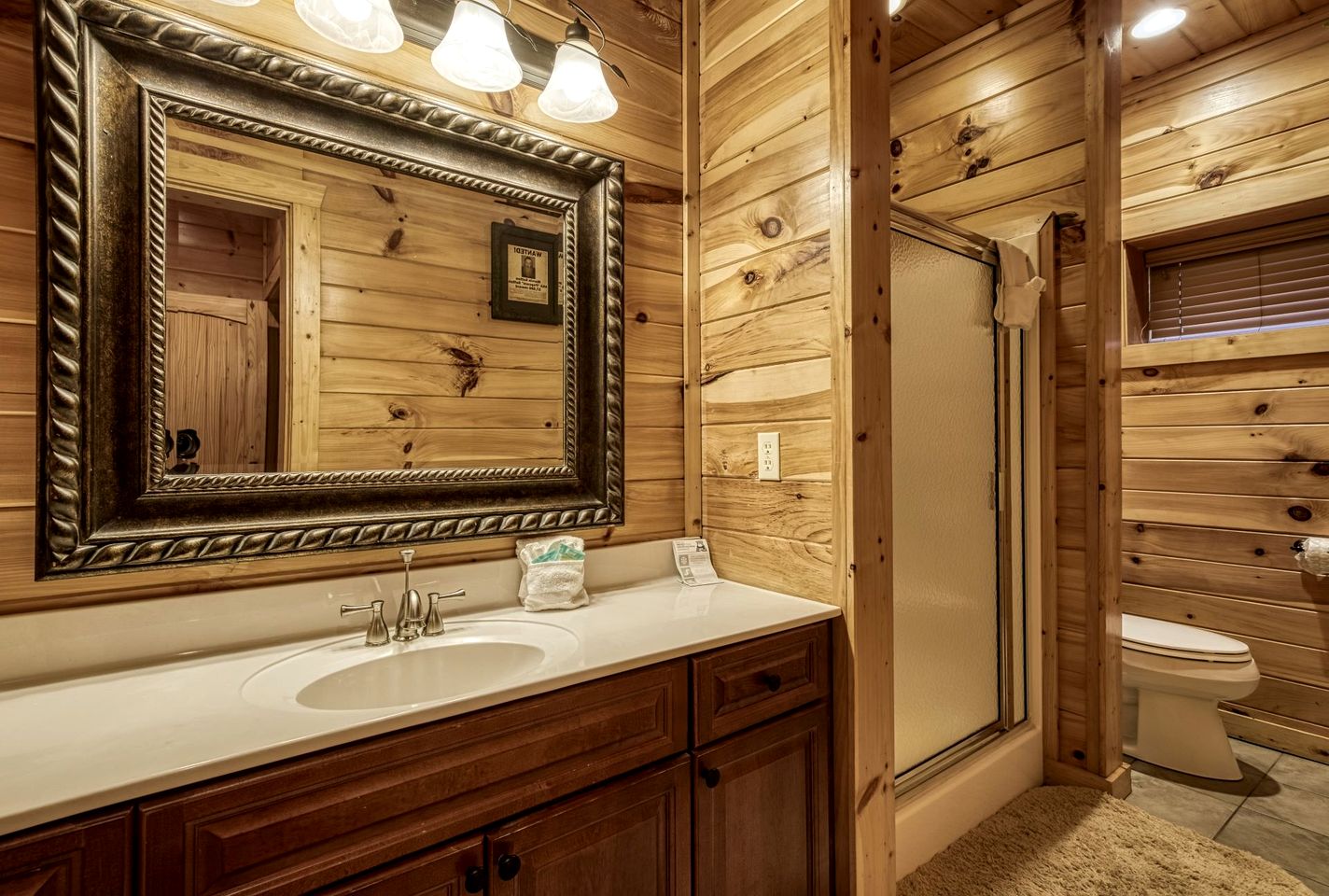 Fantastic Cabin with Hot-tub in Gatlinburg, Tennessee