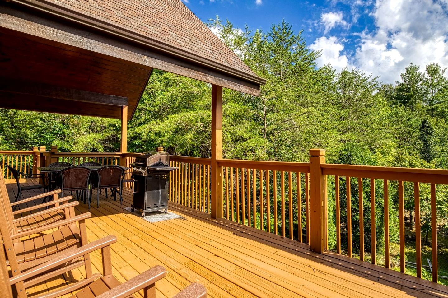 Fantastic Cabin with Hot-tub in Gatlinburg, Tennessee