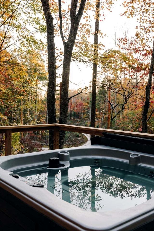 Charming Cabin with Private Hot Tub Near Red River Gorge in Campton, Kentucky