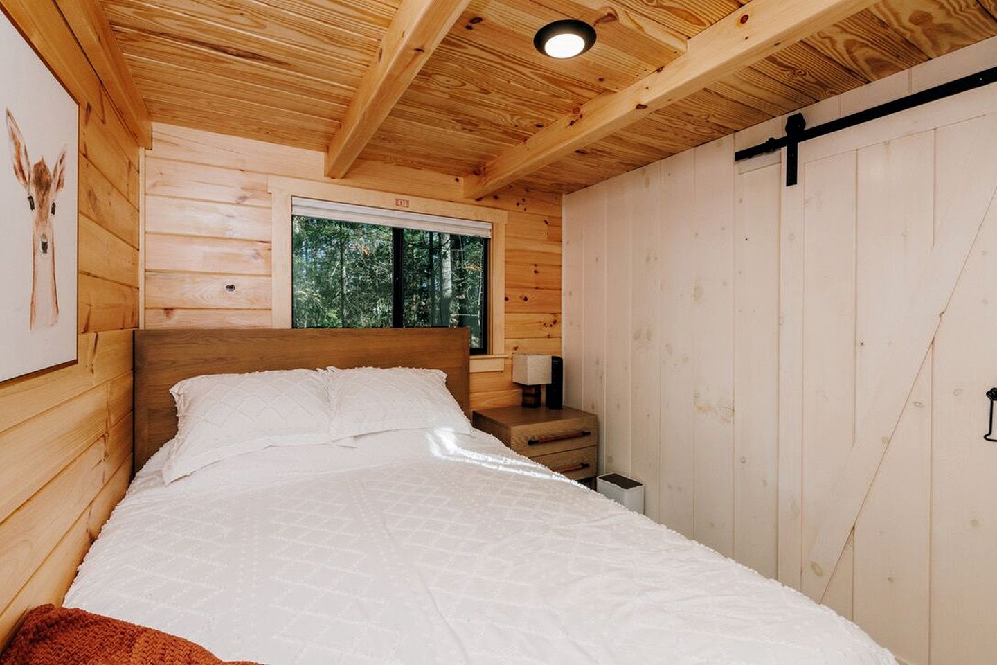 Charming Cabin with Private Hot Tub Near Red River Gorge in Campton, Kentucky