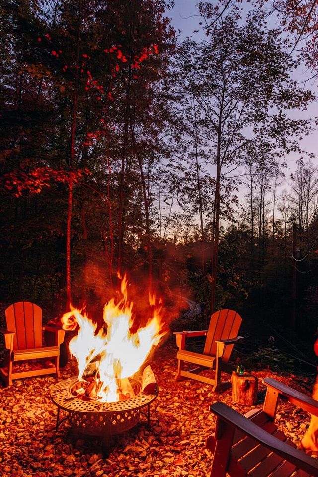 Charming Cabin with Private Hot Tub Near Red River Gorge in Campton, Kentucky