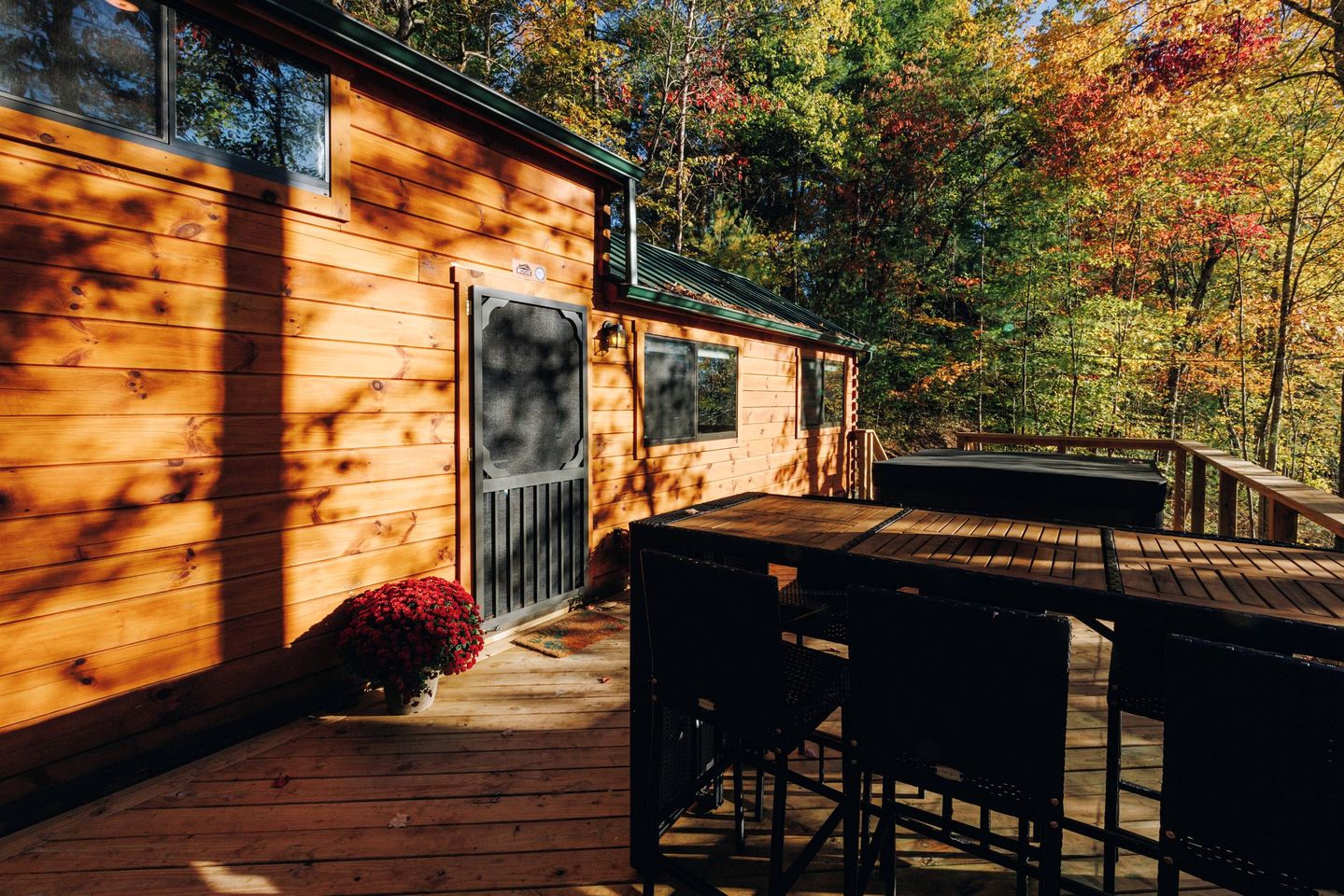 Charming Cabin with Private Hot Tub Near Red River Gorge in Campton, Kentucky