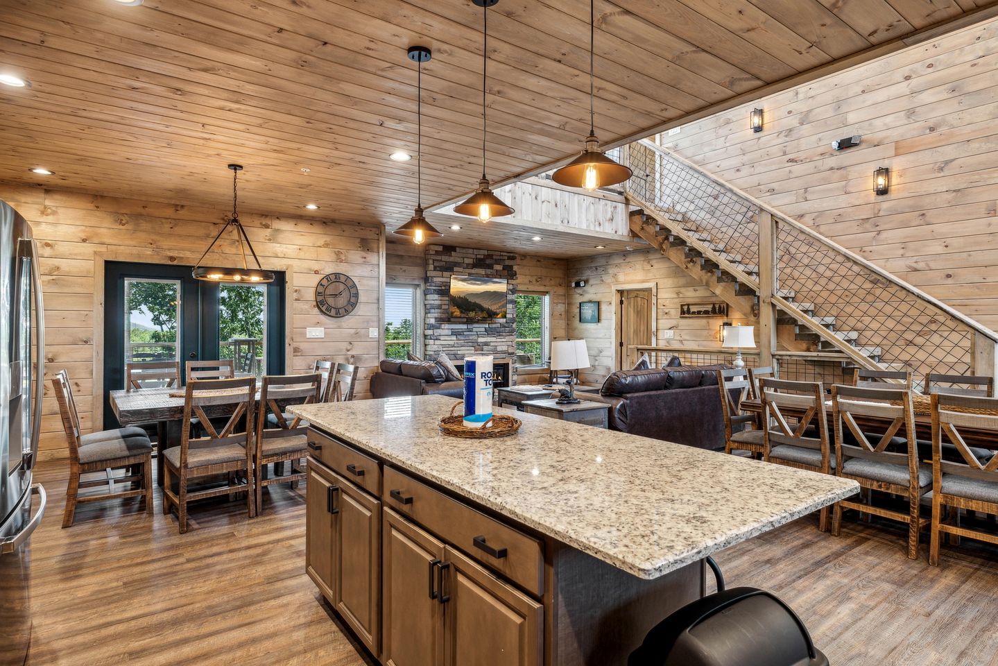 Fantastic Wooden Cabin with Pool Table and Hot-tub in Sevierville, Tennessee