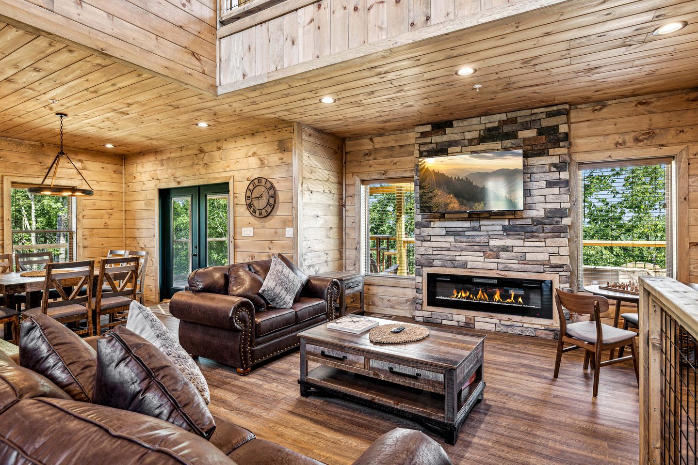 Fantastic Wooden Cabin with Pool Table and Hot-tub in Sevierville, Tennessee