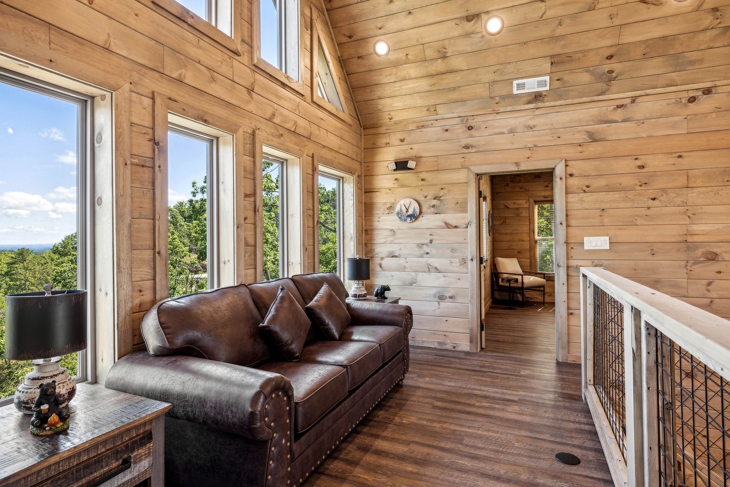 Fantastic Wooden Cabin with Pool Table and Hot-tub in Sevierville, Tennessee