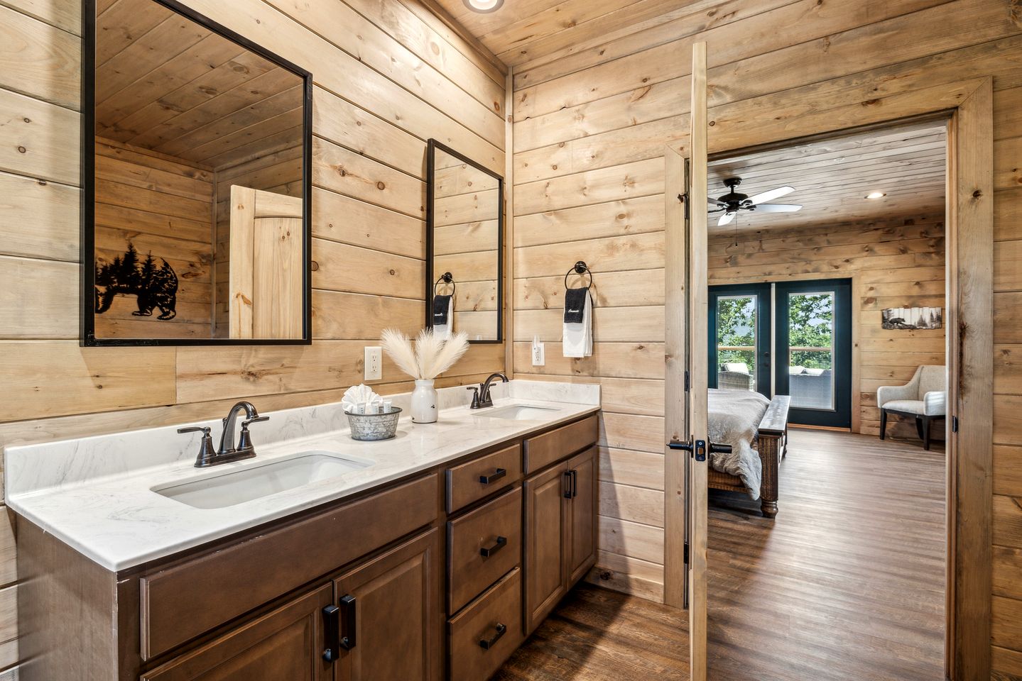 Fantastic Wooden Cabin with Pool Table and Hot-tub in Sevierville, Tennessee