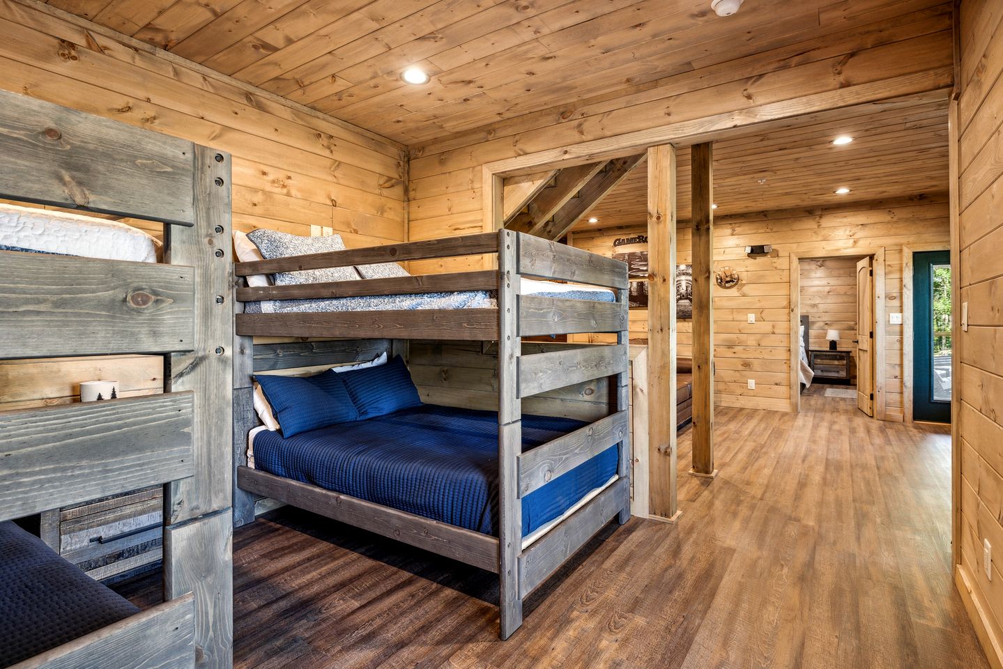 Fantastic Wooden Cabin with Pool Table and Hot-tub in Sevierville, Tennessee