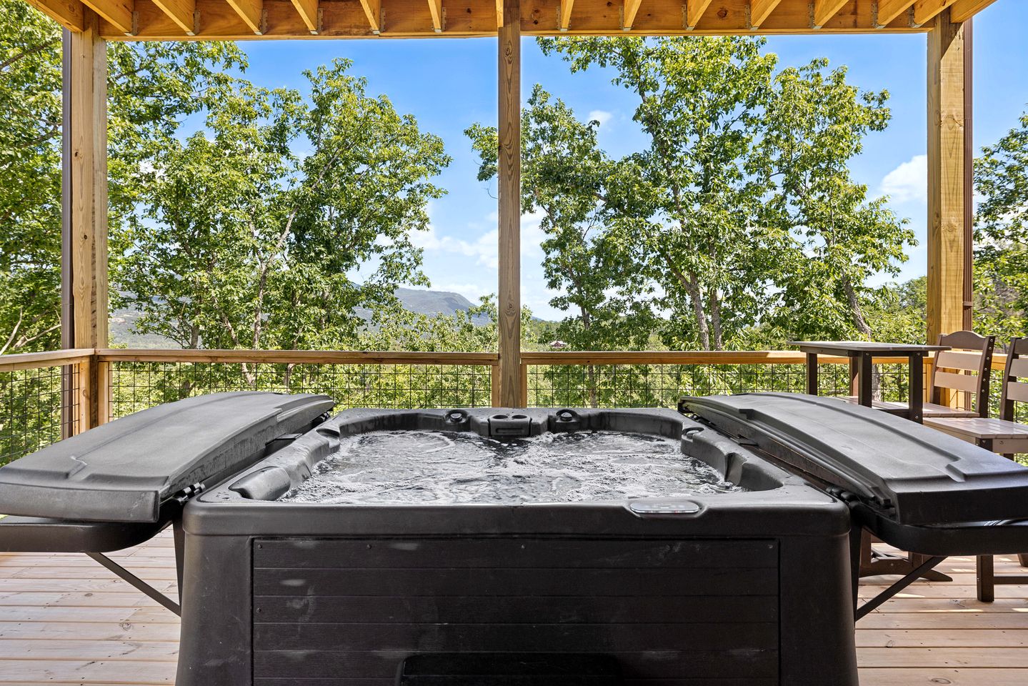 Fantastic Wooden Cabin with Pool Table and Hot-tub in Sevierville, Tennessee