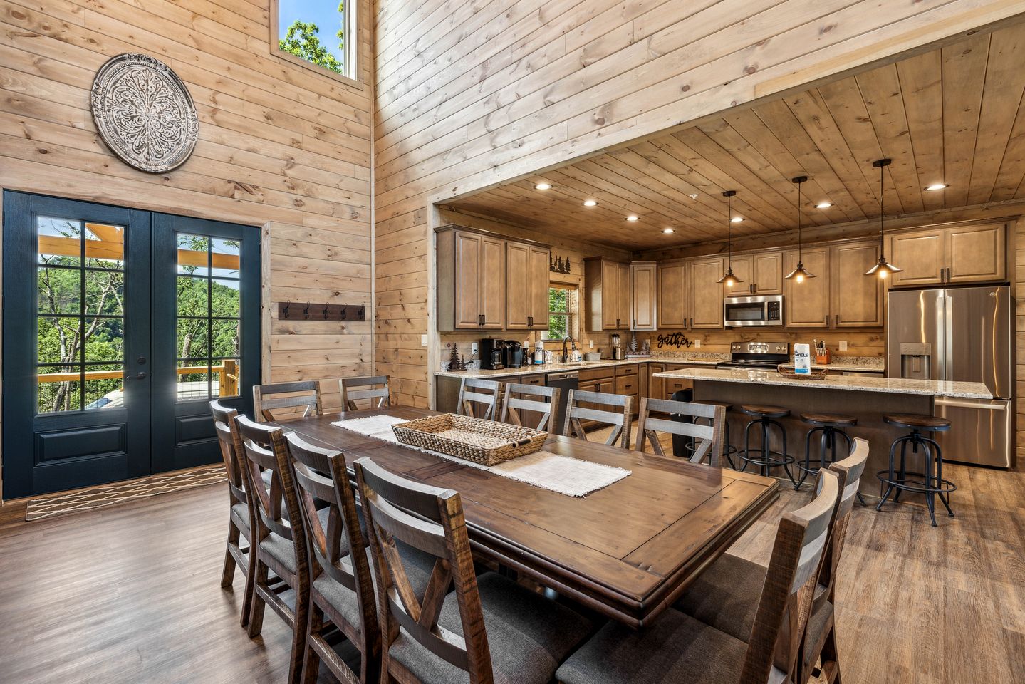 Fantastic Wooden Cabin with Pool Table and Hot-tub in Sevierville, Tennessee