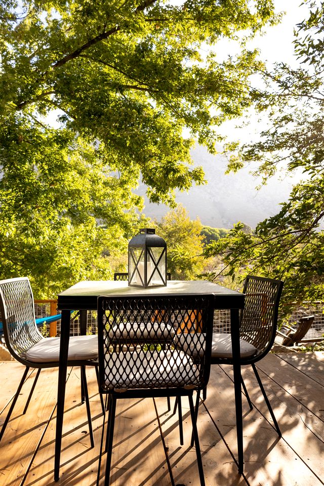 Vintage Riverfront Glamping in a Boles Trailer – Hot Tub & Private River Access Near Kernville, CA