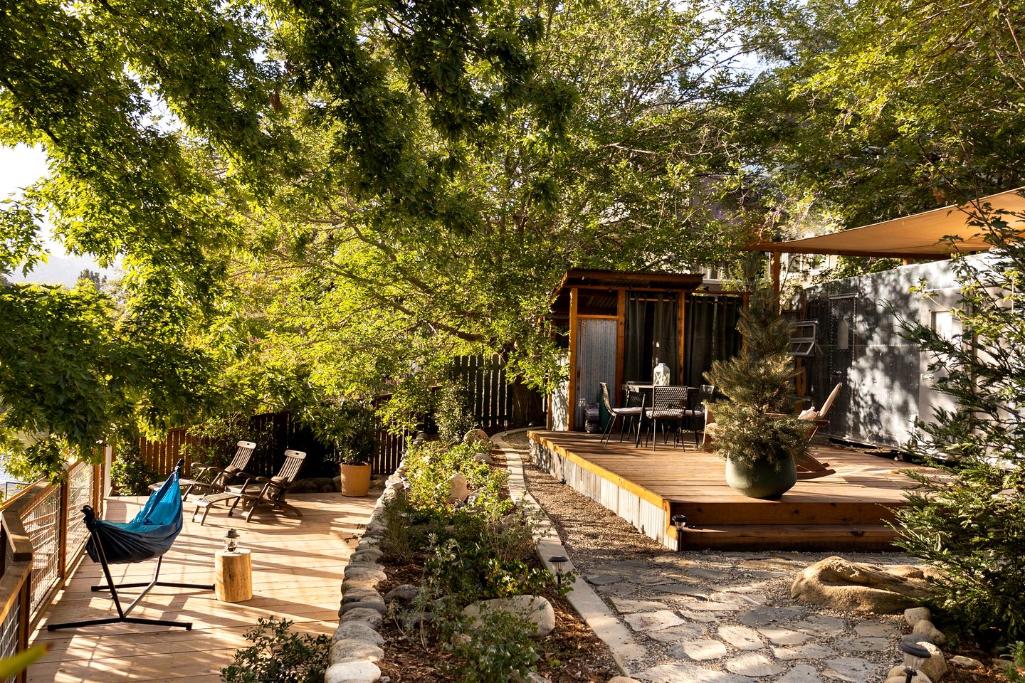 Vintage Riverfront Glamping in a Boles Trailer – Hot Tub & Private River Access Near Kernville, CA