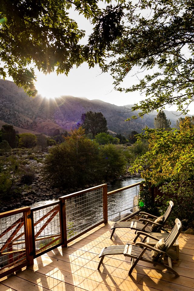 Vintage Riverfront Glamping in a Boles Trailer – Hot Tub & Private River Access Near Kernville, CA