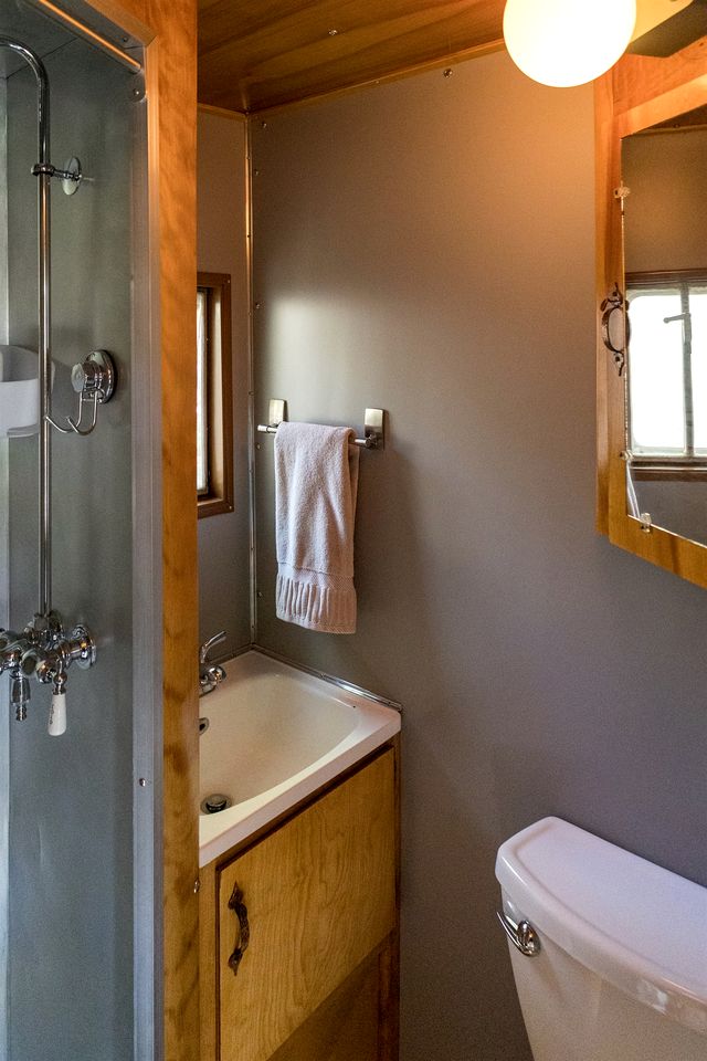 Vintage Riverfront Glamping in a Boles Trailer – Hot Tub & Private River Access Near Kernville, CA