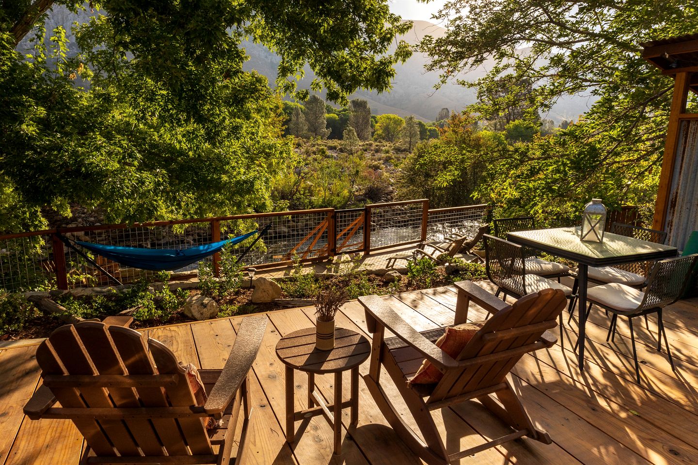 Vintage Riverfront Glamping in a Boles Trailer – Hot Tub & Private River Access Near Kernville, CA