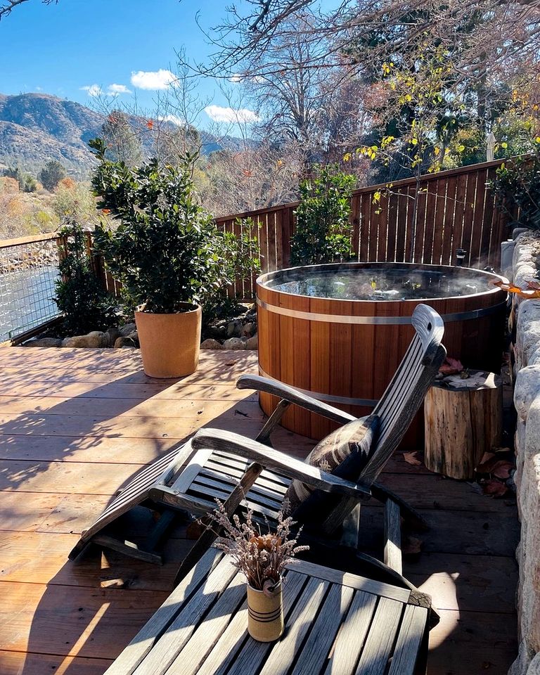 Vintage Riverfront Glamping in a Boles Trailer – Hot Tub & Private River Access Near Kernville, CA