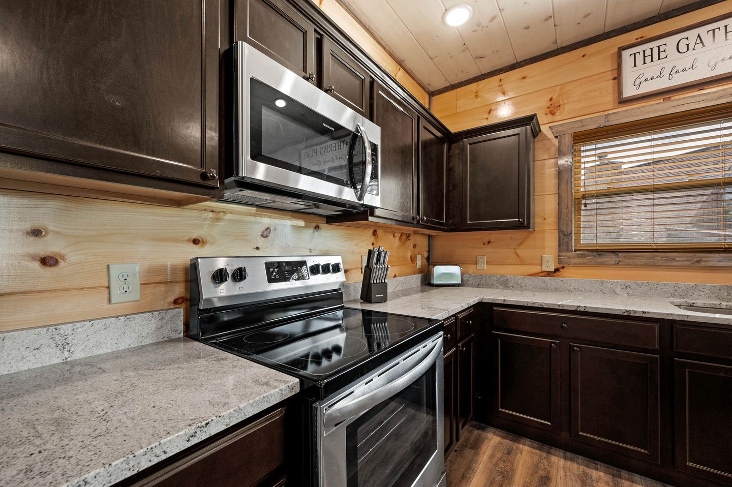 Charming Family Cabin • Hot Tub & Game Room • Near Dollywood in Sevierville, TN