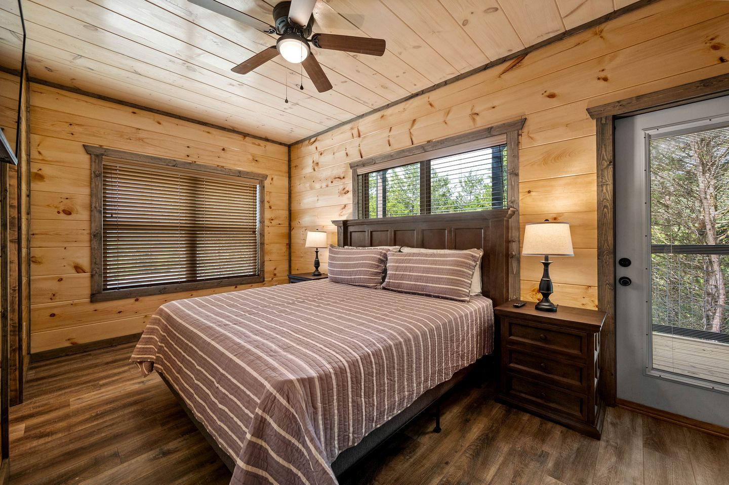 Charming Family Cabin • Hot Tub & Game Room • Near Dollywood in Sevierville, TN