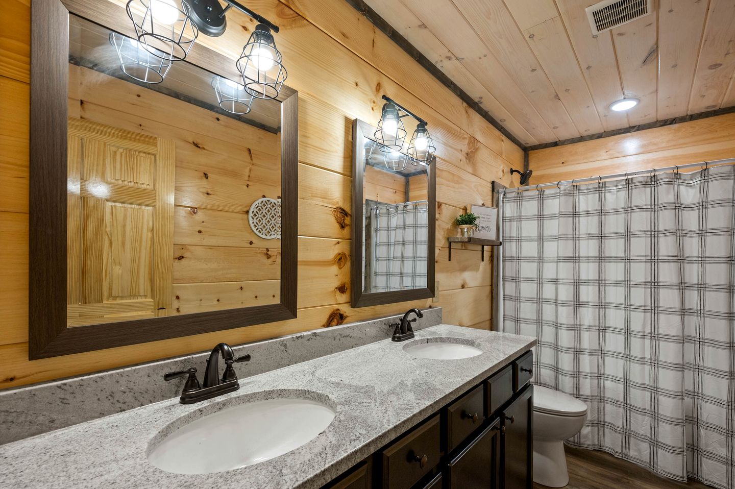 Charming Family Cabin • Hot Tub & Game Room • Near Dollywood in Sevierville, TN
