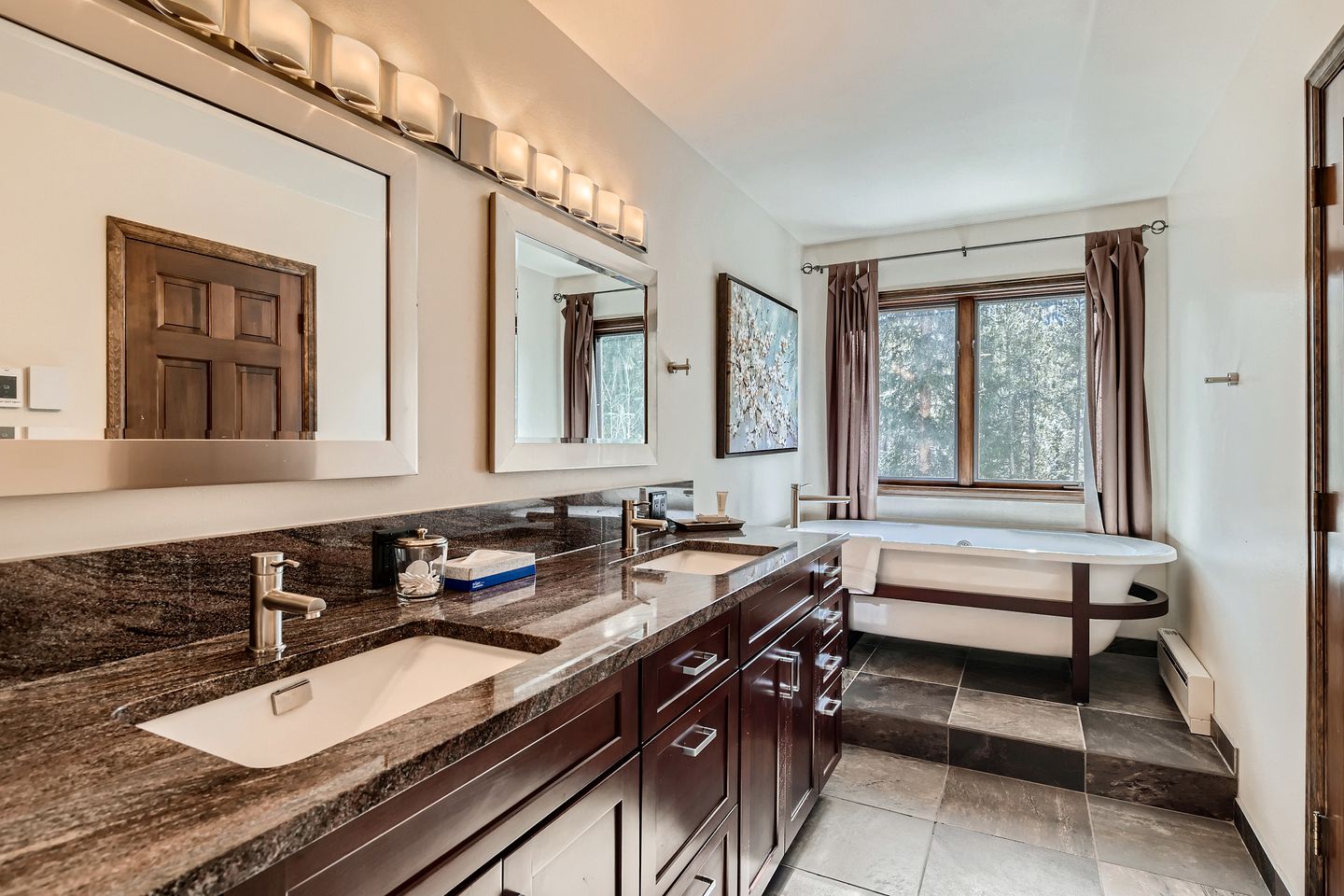 Majestic Mountain Ski Cottage with Panoramic Views of the Breckenridge Ski Area and the Epic Rocky Mountains, Colorado