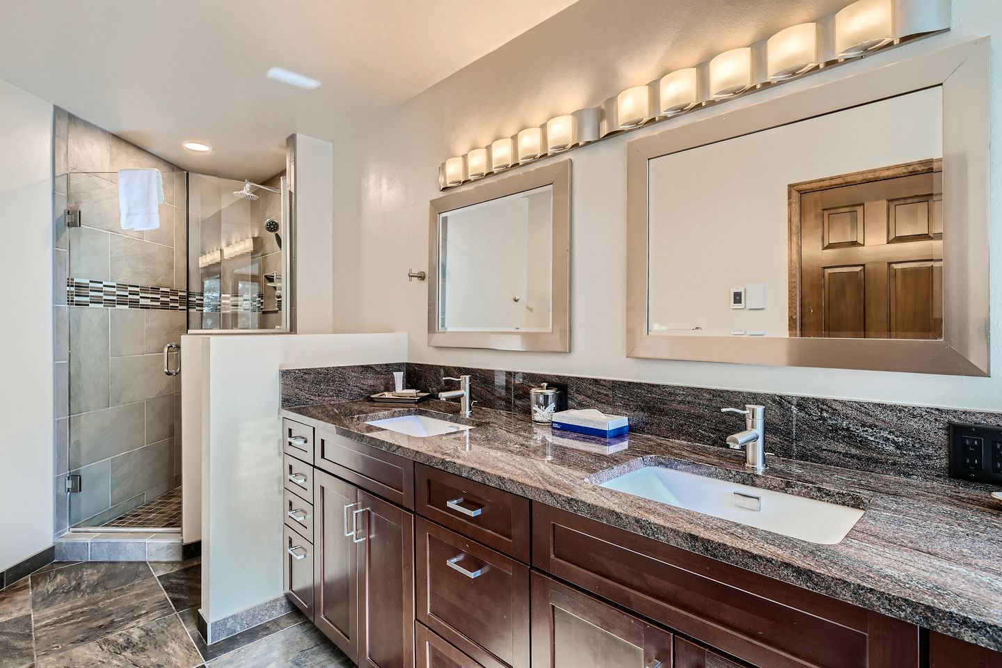 Majestic Mountain Ski Cottage with Panoramic Views of the Breckenridge Ski Area and the Epic Rocky Mountains, Colorado