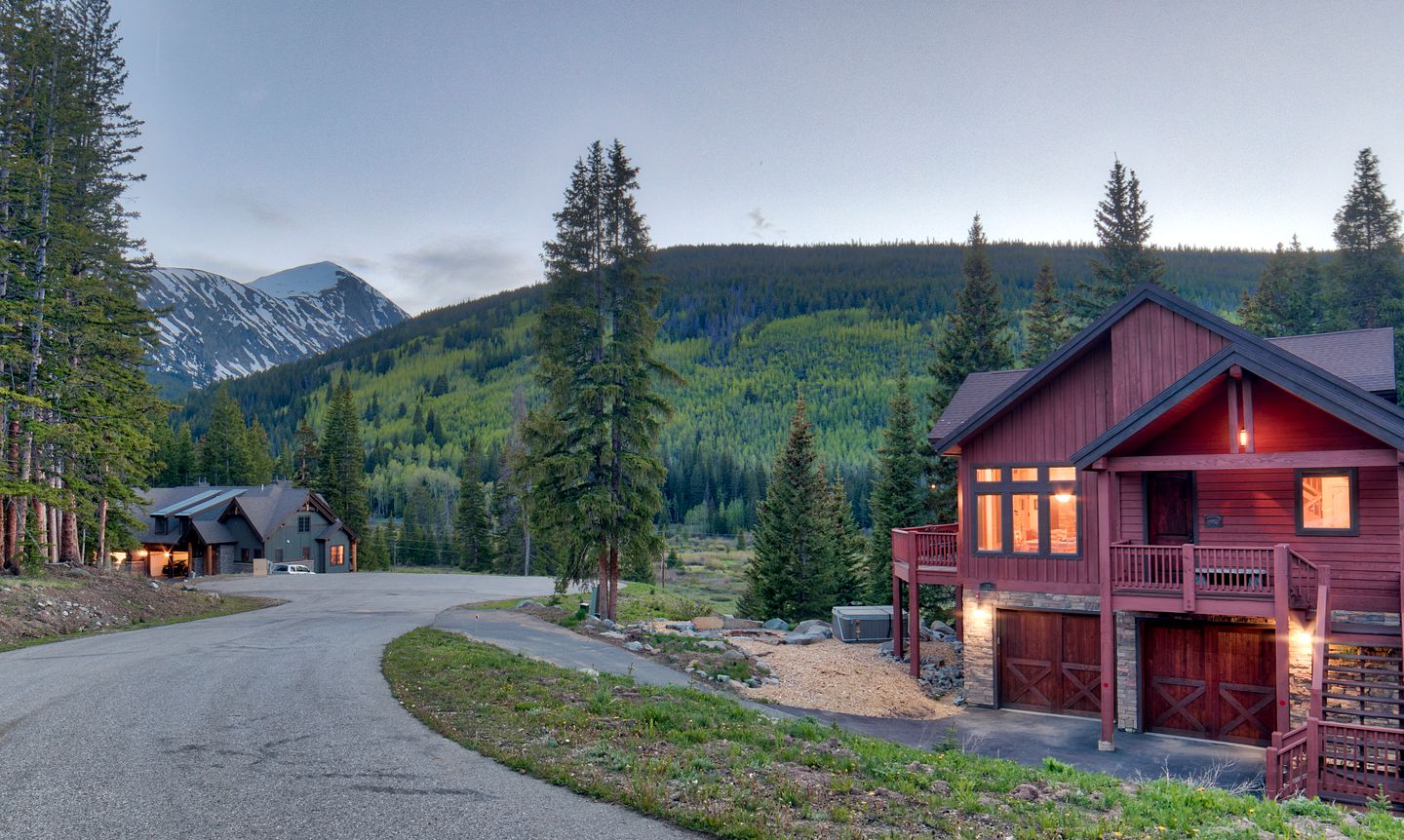 Exquisite Cabin near Breckenridge with a Hot Tub