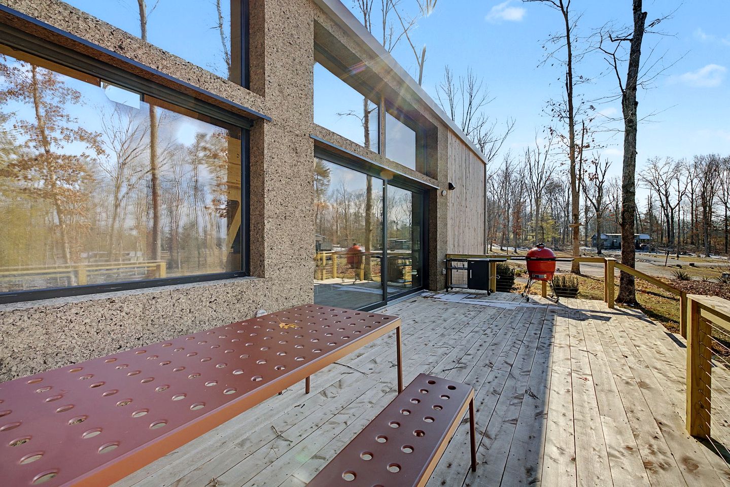 Contemporary Forest Hideaway with Stunning Glass Architecture in Tracy, Tennessee