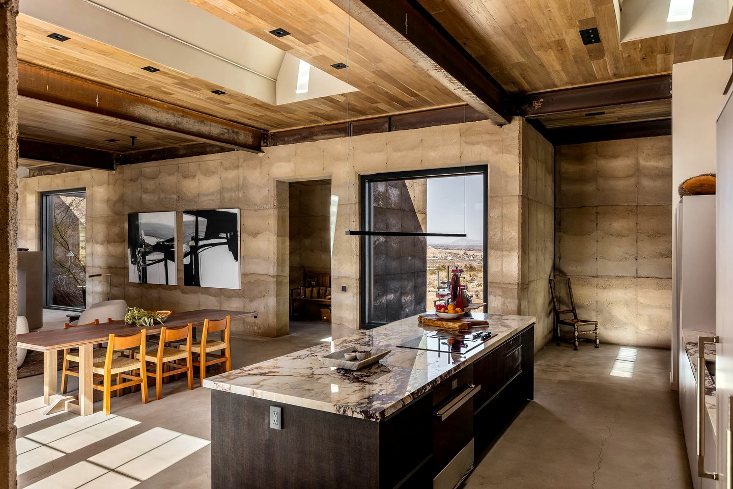 Elegant and Luxury Oasis in the Yucca Valley Desert, near Joshua Tree National Park