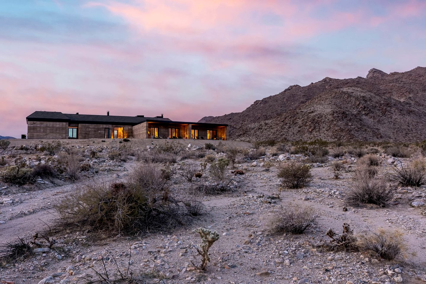 Elegant and Luxury Oasis in the Yucca Valley Desert, near Joshua Tree National Park