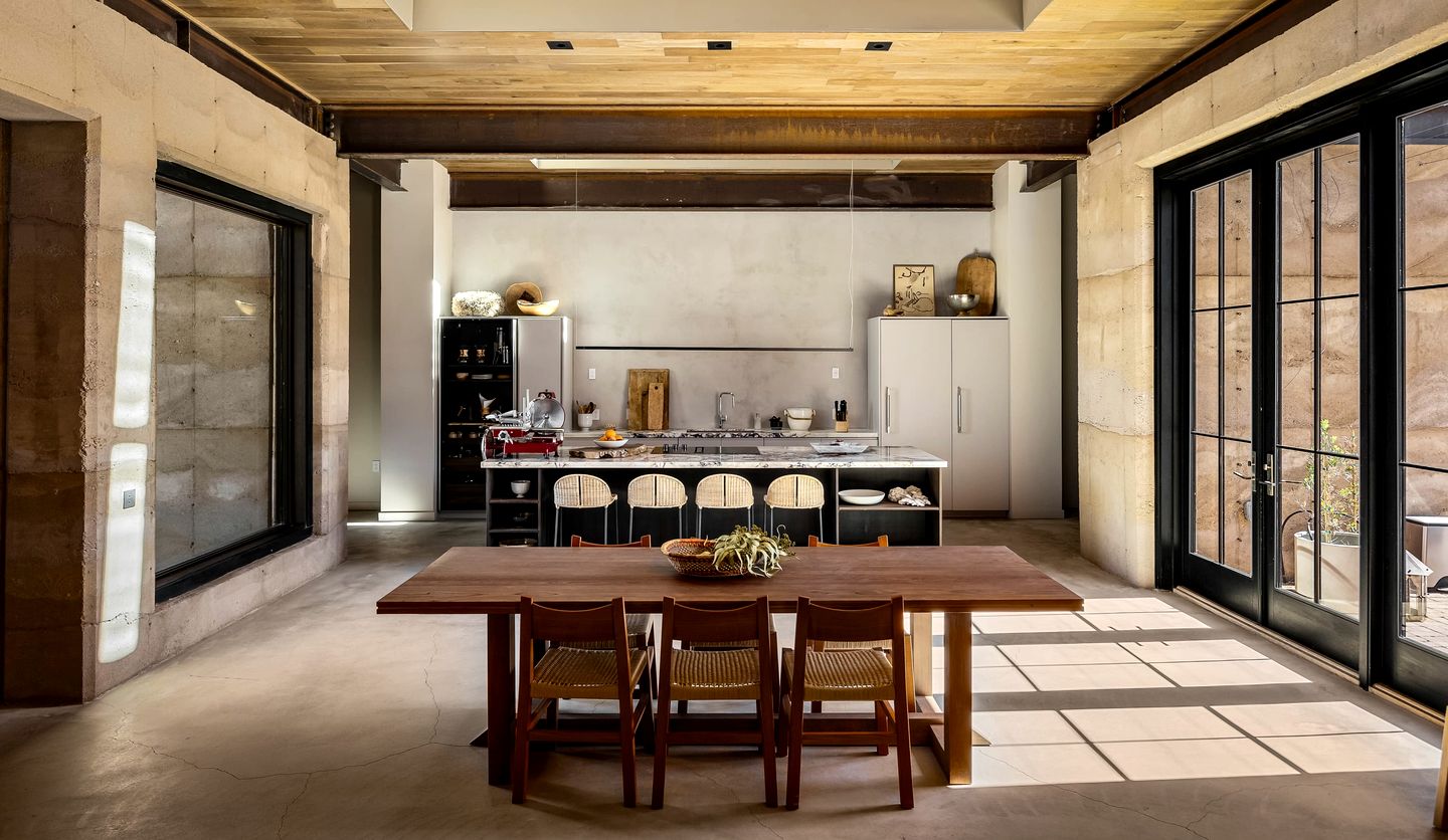 Elegant and Luxury Oasis in the Yucca Valley Desert, near Joshua Tree National Park