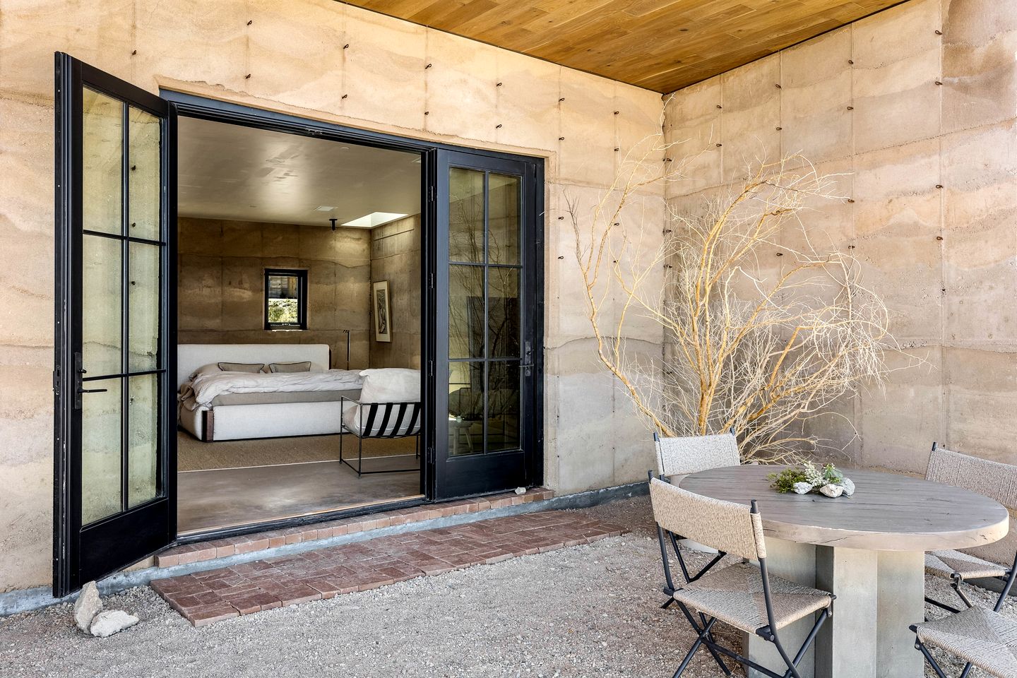 Elegant and Luxury Oasis in the Yucca Valley Desert, near Joshua Tree National Park