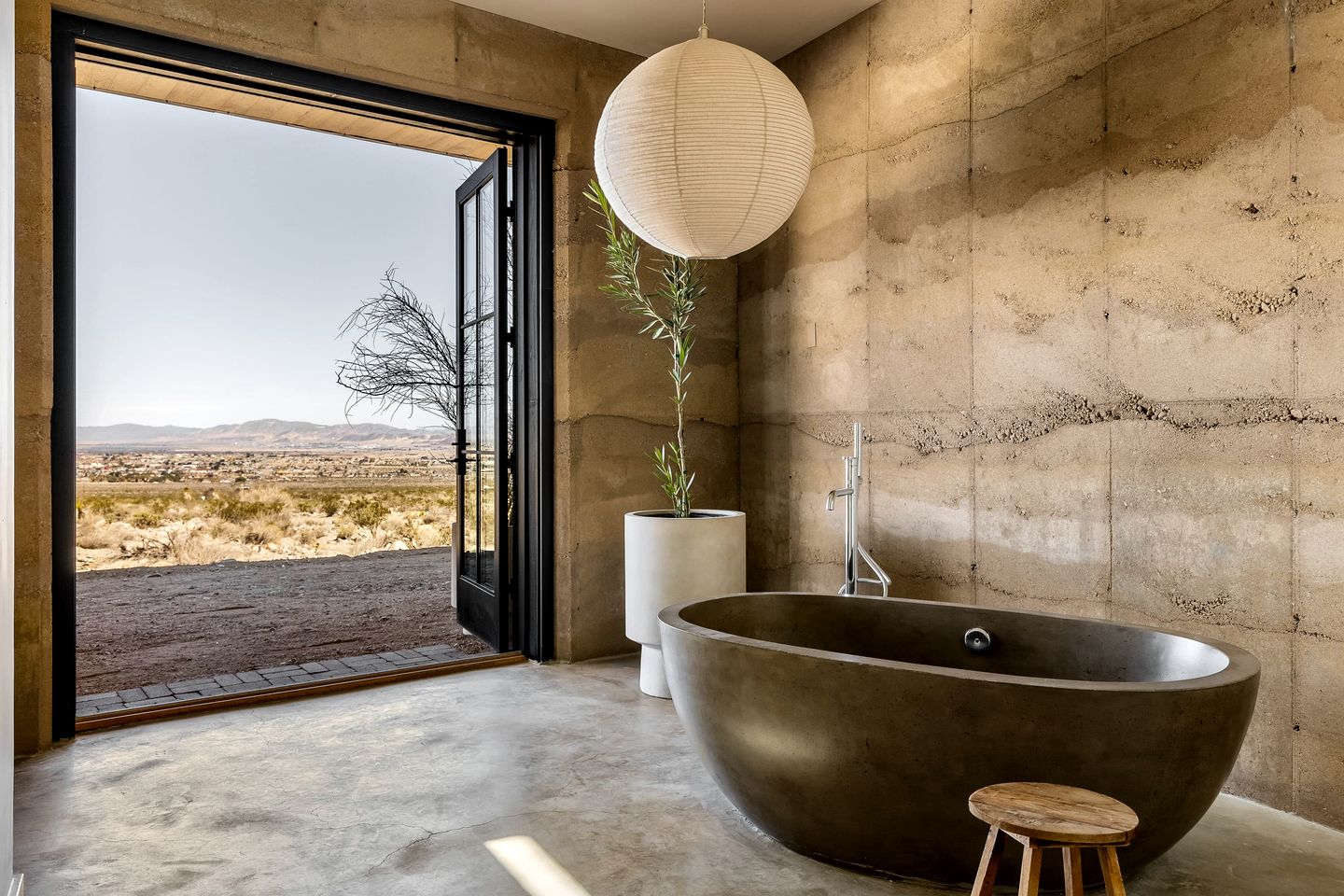 Elegant and Luxury Oasis in the Yucca Valley Desert, near Joshua Tree National Park
