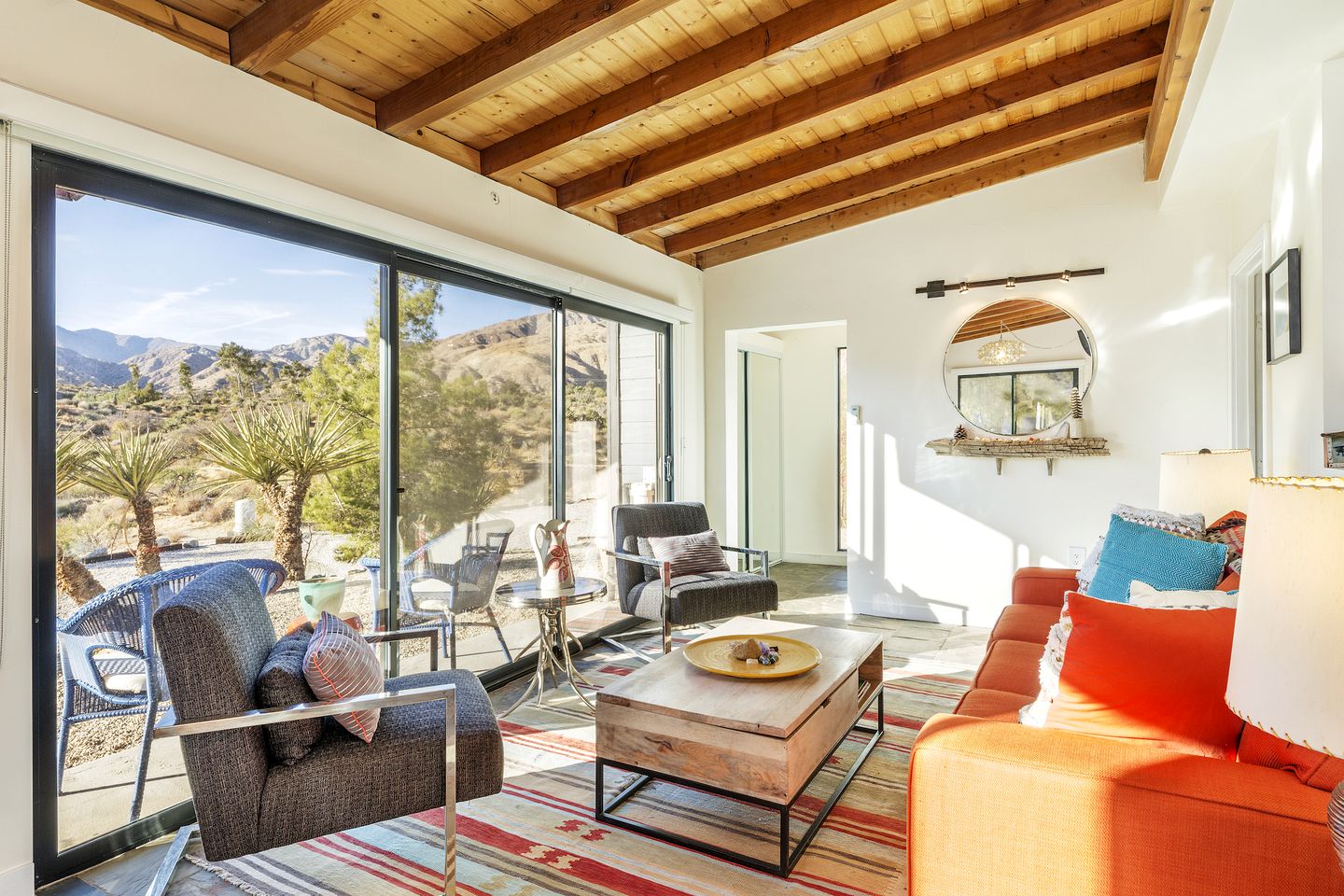 Wonderful Pet Friendly Vacation Rental with Spa Pool and Barbecue in Morongo Valley, California