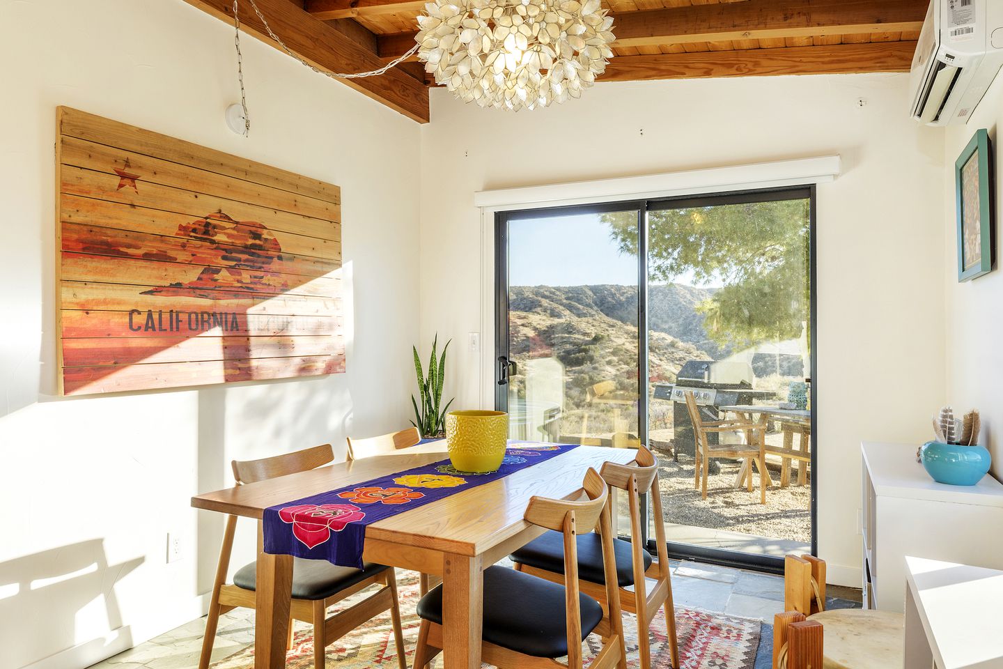 Wonderful Pet Friendly Vacation Rental with Spa Pool and Barbecue in Morongo Valley, California