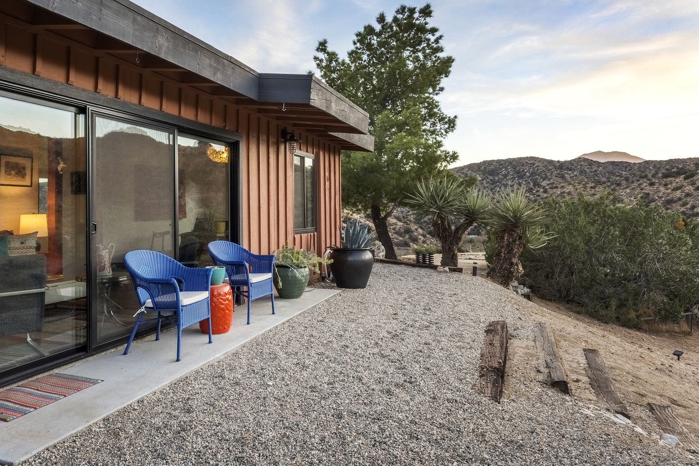 Wonderful Pet Friendly Vacation Rental with Spa Pool and Barbecue in Morongo Valley, California